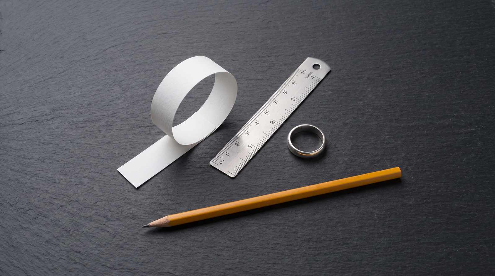 How to Measure Your Ring Size at Home