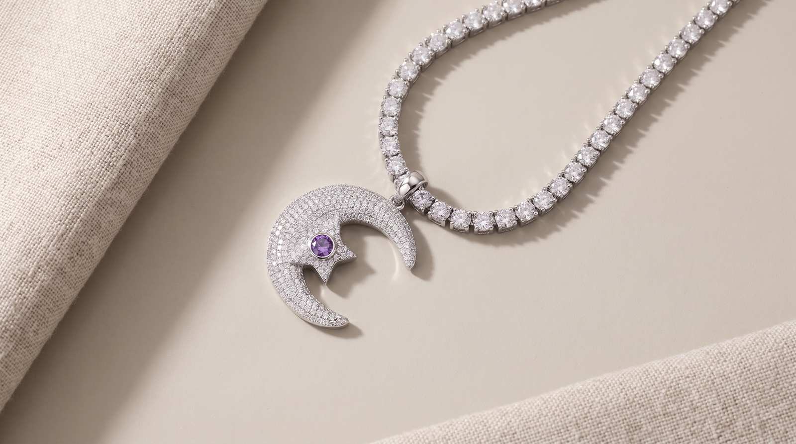 What Chain Should You Wear With a Pendant?