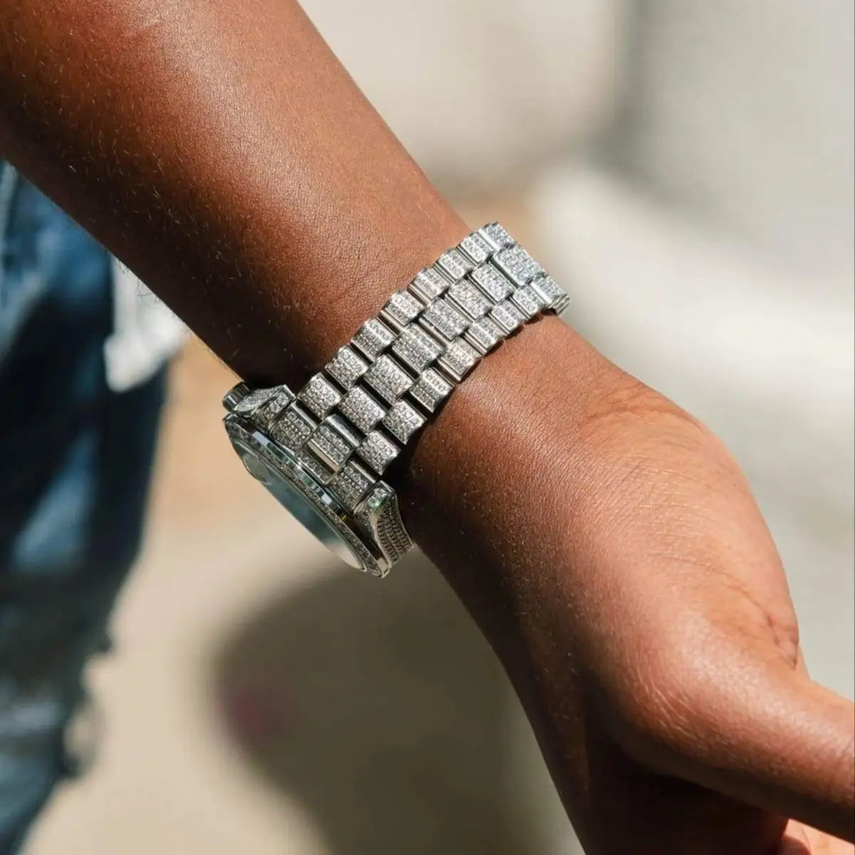 Enduring Design. Effortless Presence